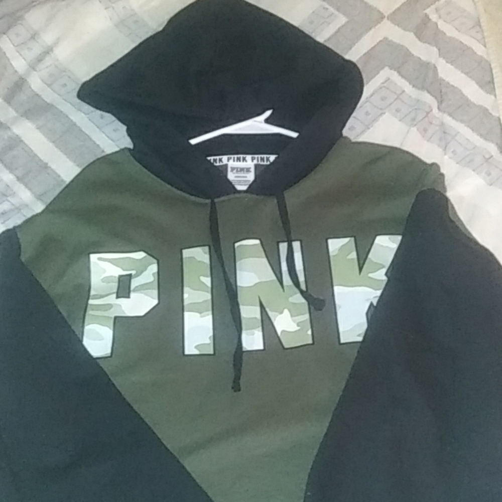PINK camo cropped hoodie